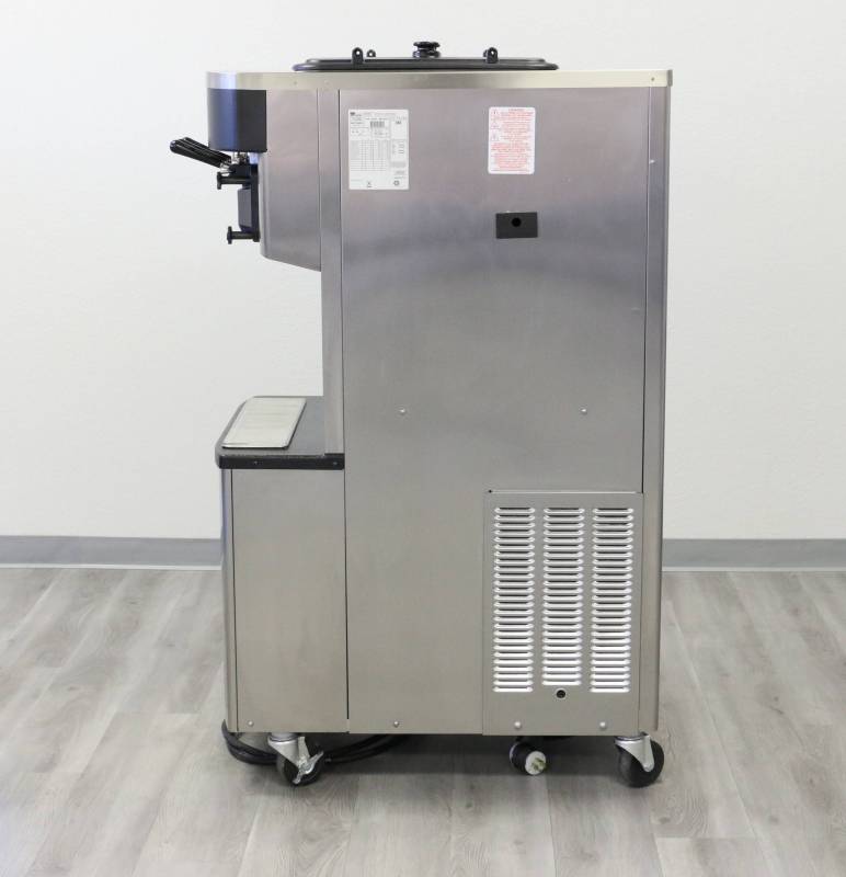 
                  
                    2018 Taylor C712 | Pressurized Soft Serve Machine | Single Phase 1ph, Air Cooled with Flavorburst
                  
                