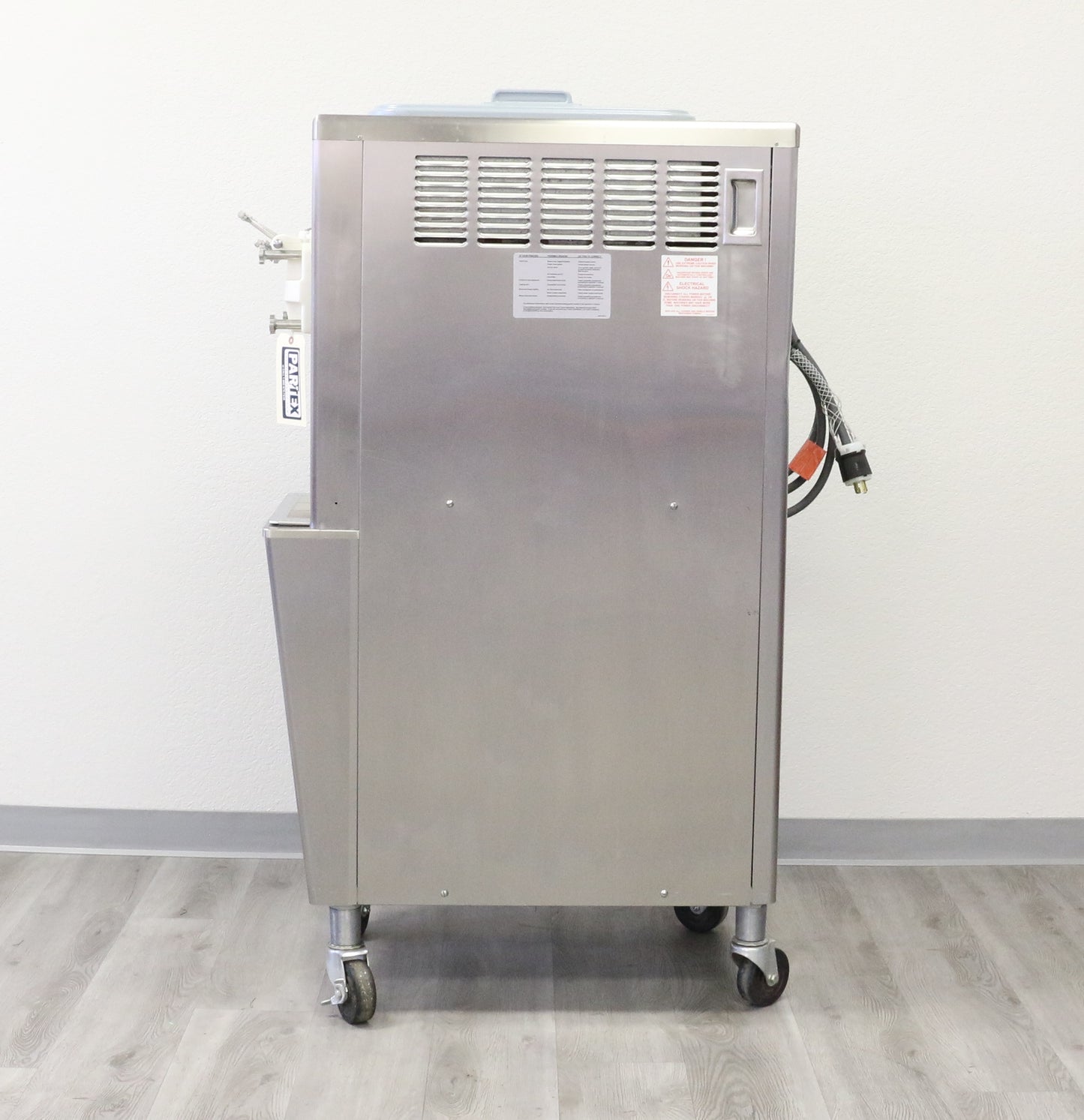 
                  
                    2012 Taylor 794 | Soft Serve Machine | 3 Phase, Water Cooled
                  
                